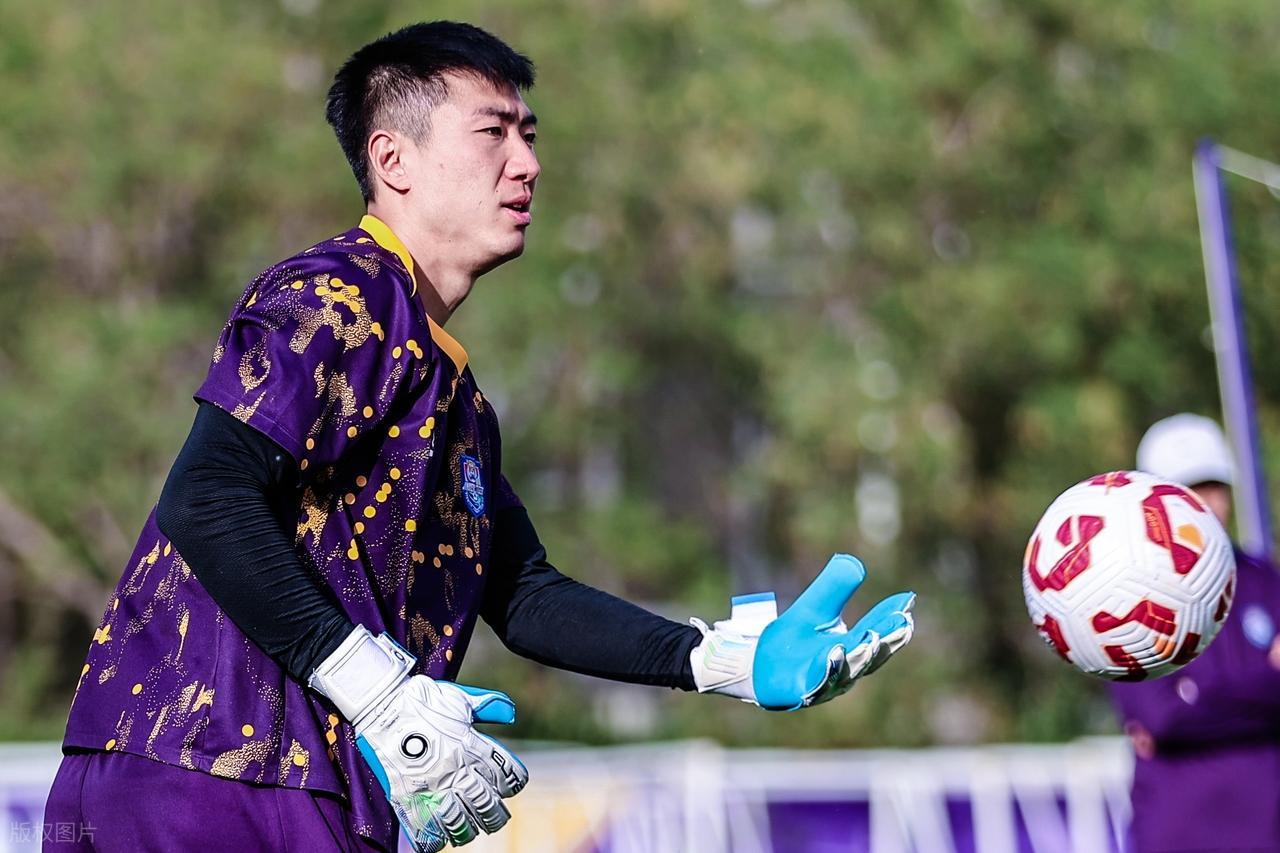 北美世界杯-意外吗?津门虎上演连续反转,功勋王牌留队仅3天,连夜宣布走人