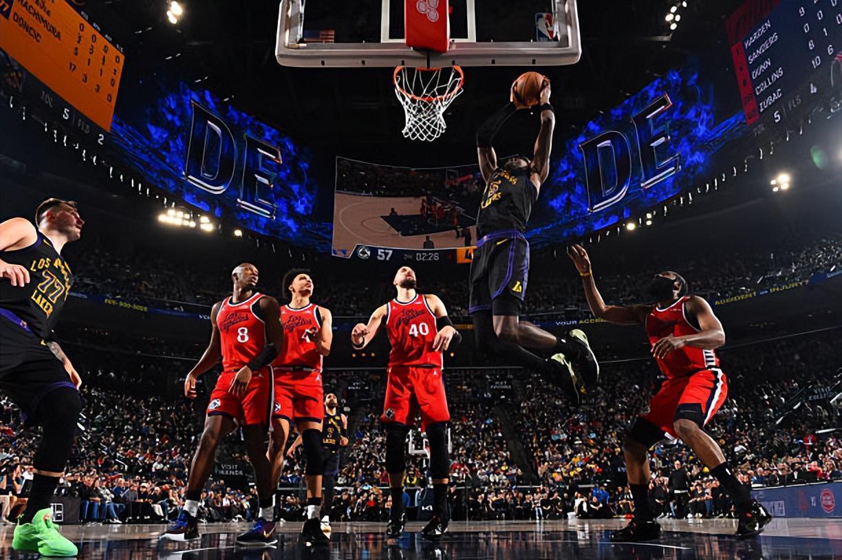 世界杯官方平台-被快船各种打爆,湖人内线支柱莫名其妙又一次彻底丧气了?