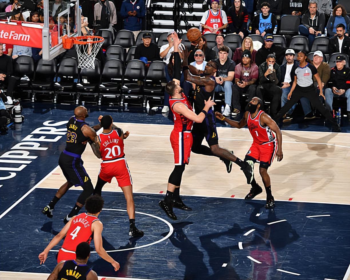 世界杯官方平台-被快船各种打爆,湖人内线支柱莫名其妙又一次彻底丧气了?