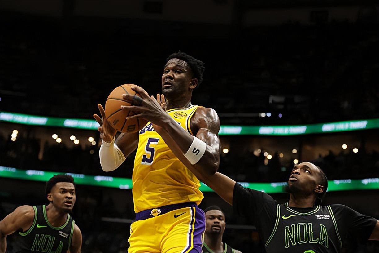 世界杯官方平台-被快船各种打爆,湖人内线支柱莫名其妙又一次彻底丧气了?