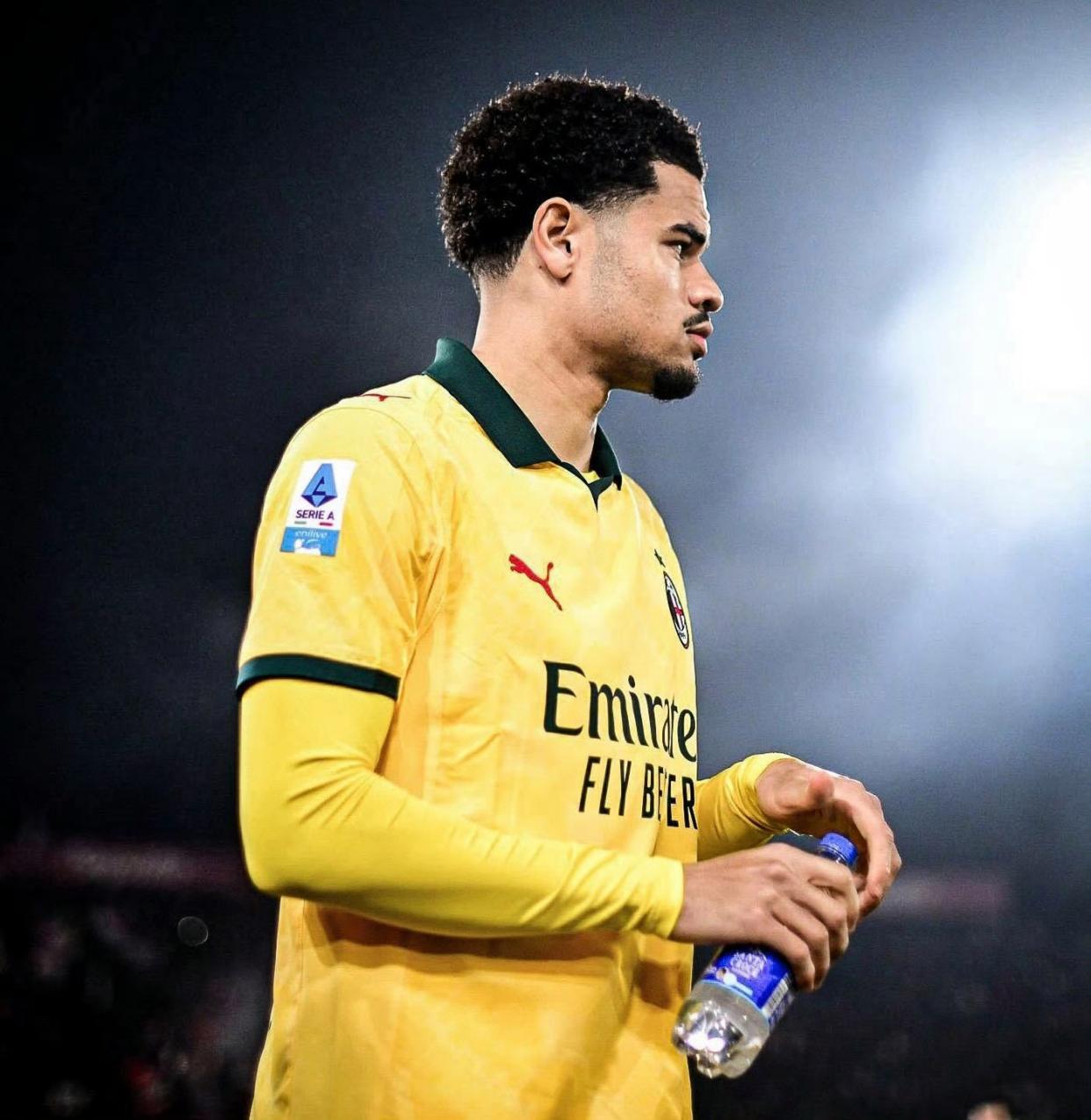 世界杯官网-又一个巴尔泰萨吉？米兰21岁右翼卫进步明显，成萨56合格轮换