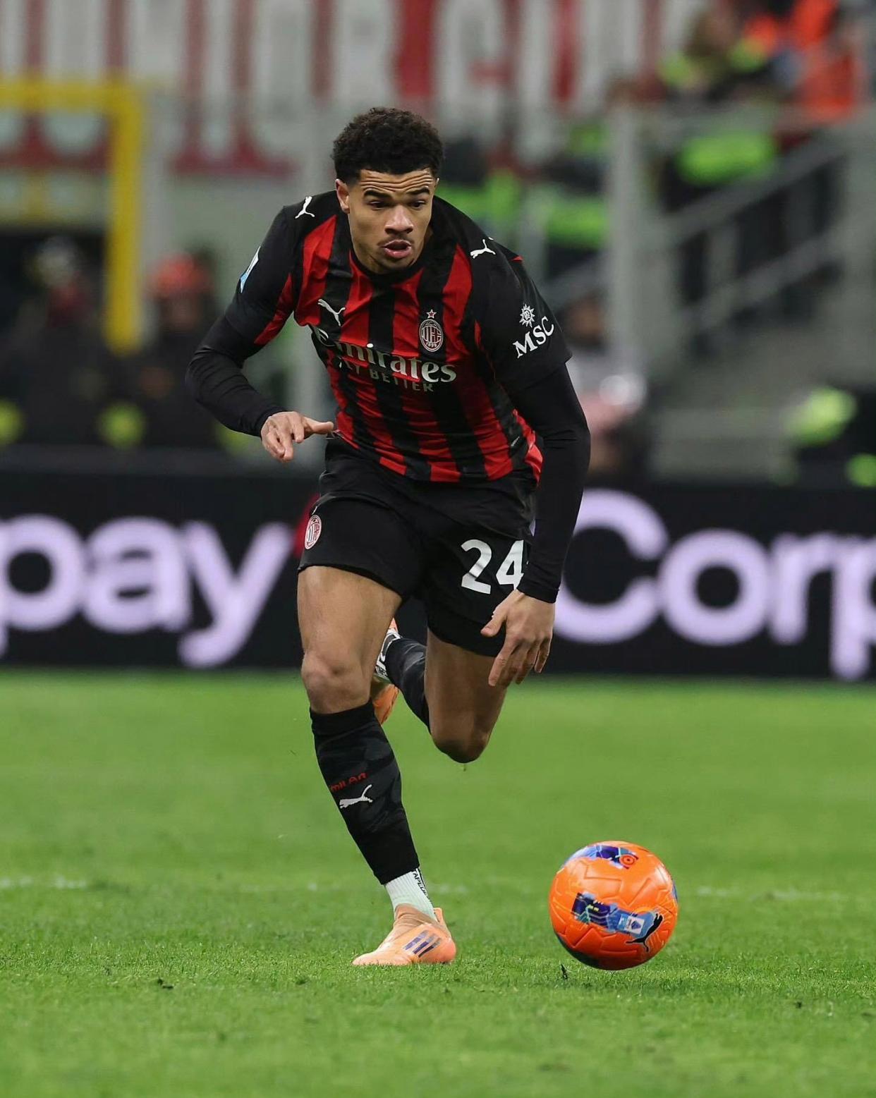 世界杯官网-又一个巴尔泰萨吉？米兰21岁右翼卫进步明显，成萨56合格轮换