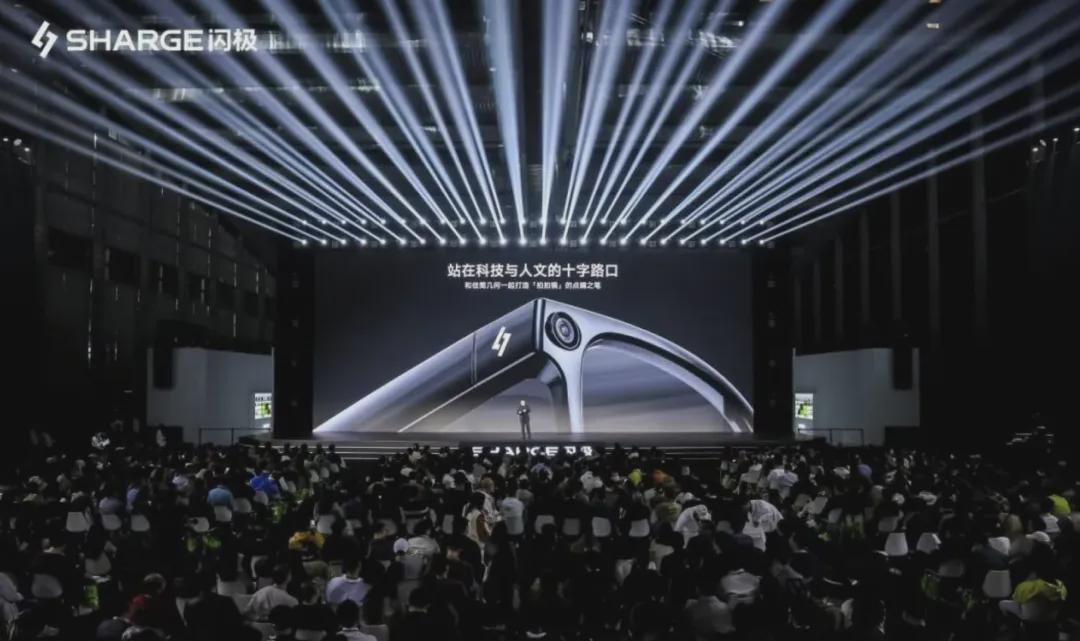 世界杯官方平台-从人人吹捧到人人吐槽,2025年这些科技产品令人失望,它们错在哪