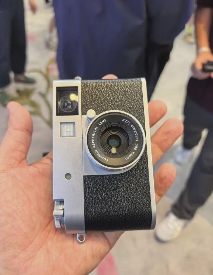 世界杯官方平台-从人人吹捧到人人吐槽,2025年这些科技产品令人失望,它们错在哪